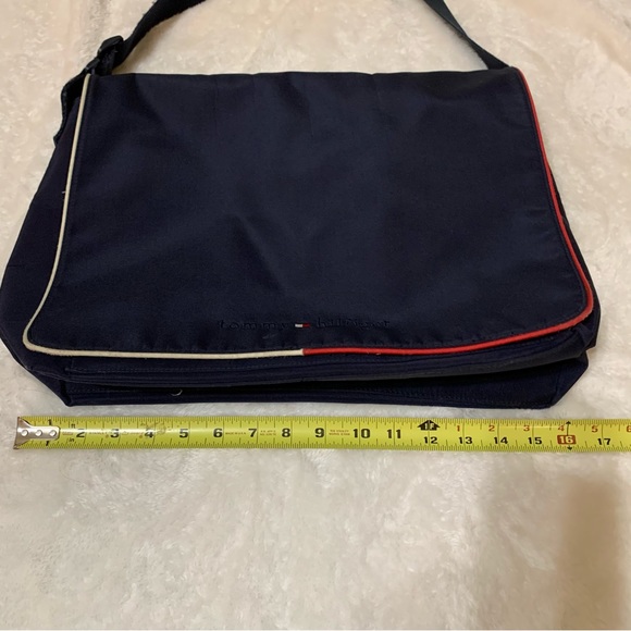 Tommy Hilfiger diaper with Changing Pad - Picture 13 of 13